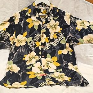 Tommy Bahama 100% silk hawaiin floral print
